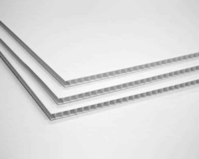 Correxplatte weiß geriffelt - 4 mm stark - A4 Platten (297 mm x 210 mm)