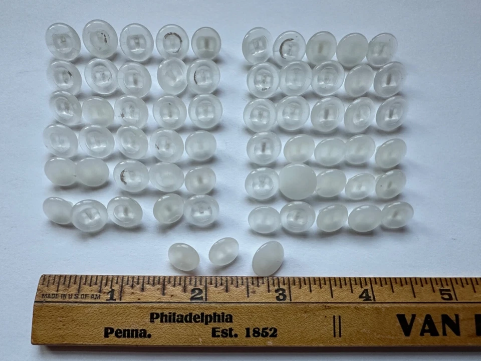 数量 63 复古礼服玻璃收藏品纽扣套装大约 20 世纪 50 年代中世纪时代 — 第 3/4 张图片