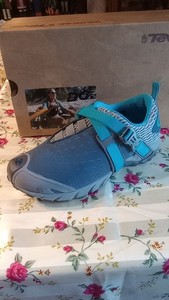 Teva Wraptor Athletic Shoes  WOMEN Shoes  SIZE  US  7.5 med  NEW
