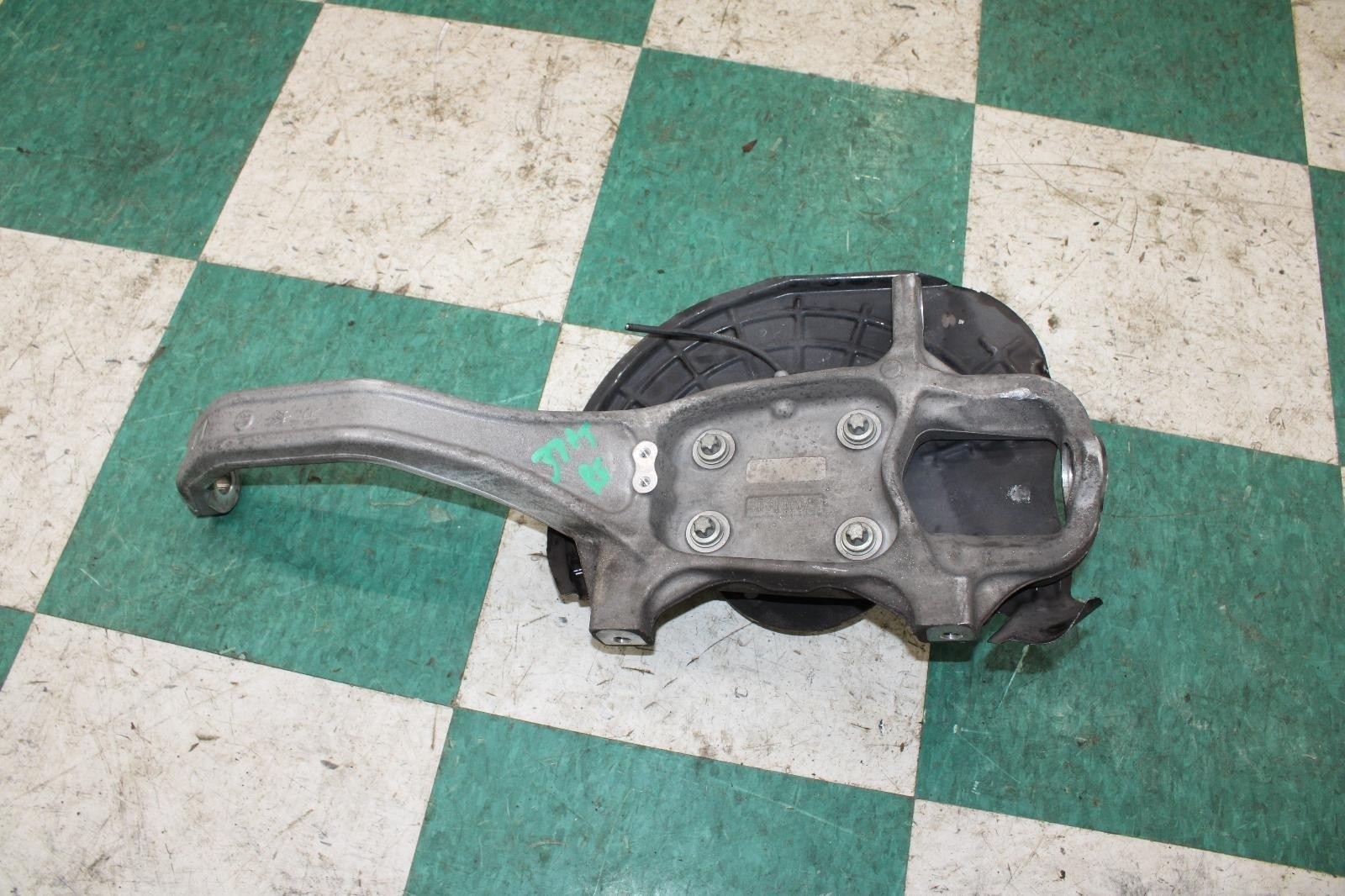 Maserati Ghibli 2014-2017 Front Right Steering knuckle