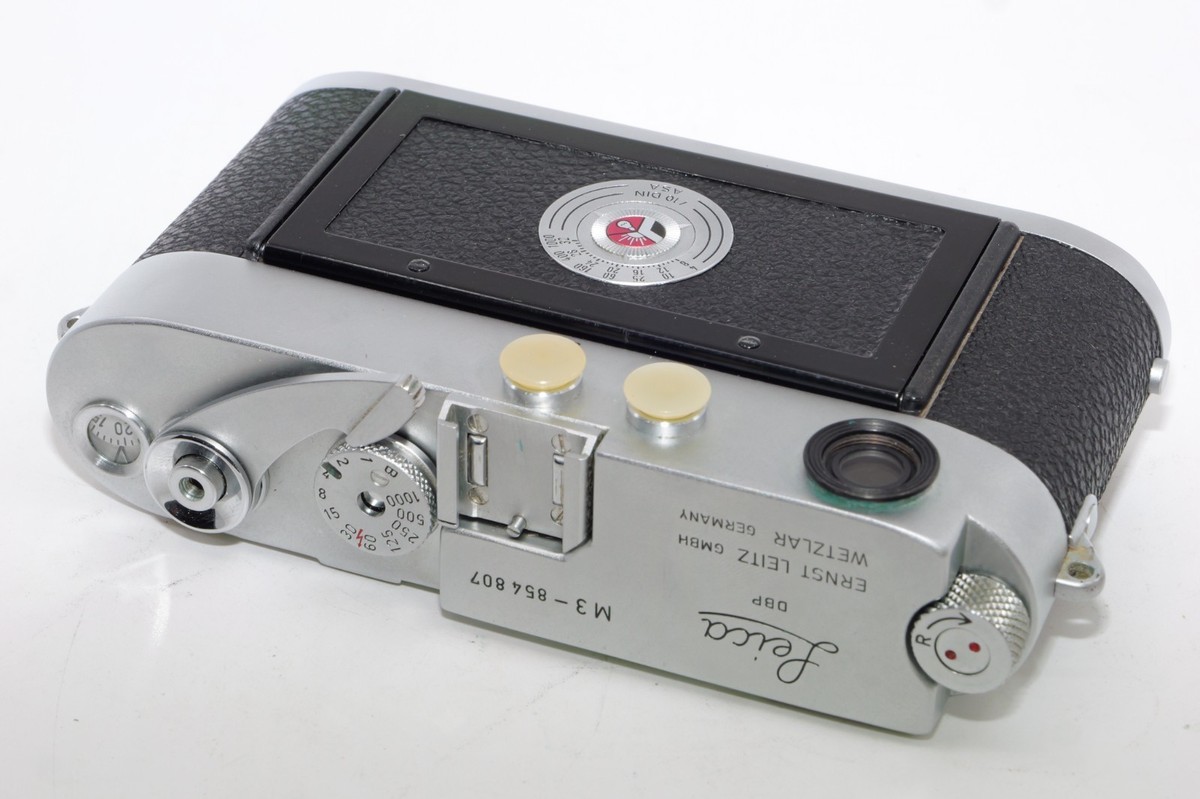 Leica M3 Single Stroke 35mm Film Rangefinder Camera. Case. Manual
