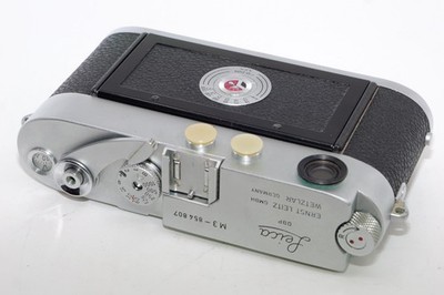 Leica M3 Single Stroke 35mm Film Rangefinder Camera. Case. Manual