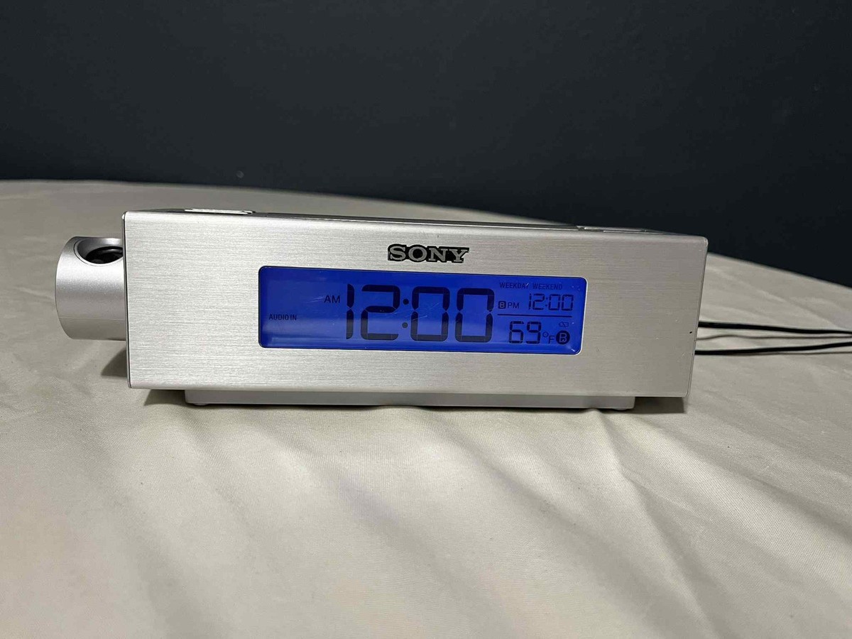 Sony Icf-c717pj Dual Alarm Am/fm Clock Radio With Projection