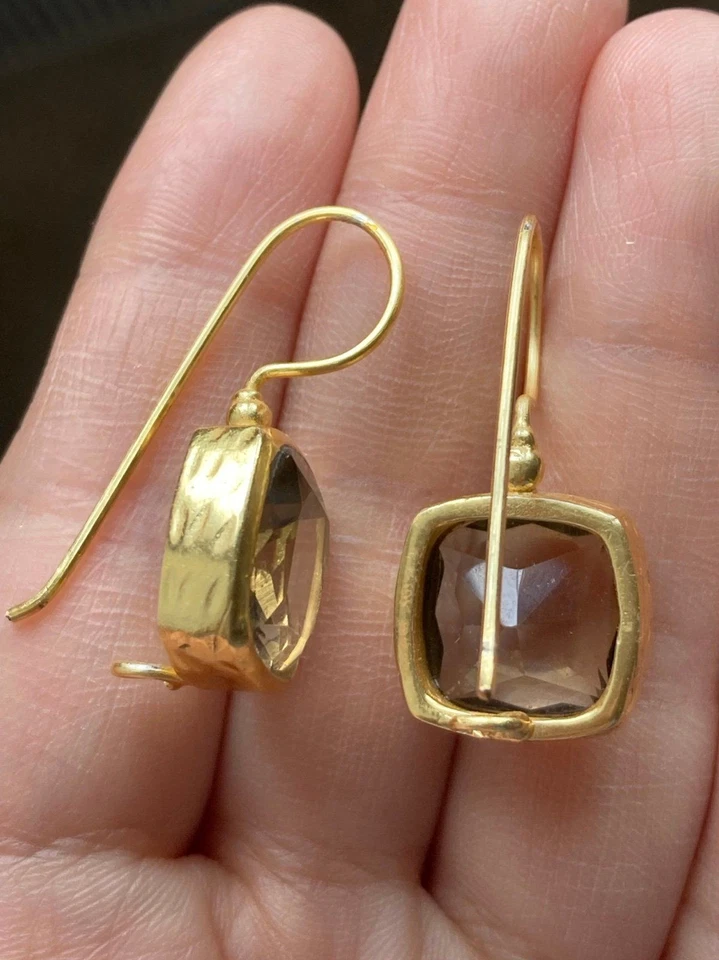 Pendientes de cristal de cuarzo ahumado facetado chapados en oro Foto 3 de 4