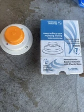 SYSTEM SENSOR 4W-B I3 SERIES 4-WIRE PHOTOELECTRIC SMOKE DETECTOR W/PLUG-IN BASE