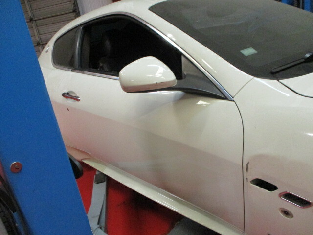 Maserati Granturismo 2008-2014 - RH Door Shell  - P/N  68498600