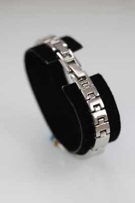 Daisy Fuentes Watch Women Silver Gold Stainless Steel WR Battery