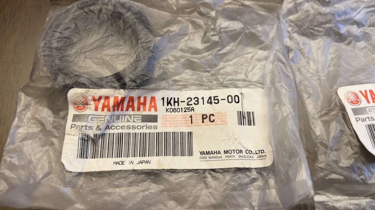 YAMAHA RZ350 1KH-23145-00-00 FRONT FORK OIL SEAL SET RZ350 XJ750