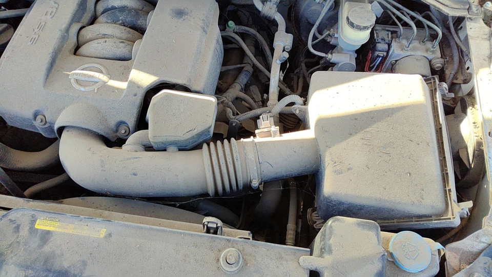 04-06 Nissan Titan Completo Limpiador de Admisión de Aire Caja Filtro Carcasa con Tubo 5.6l Foto 2 de 4