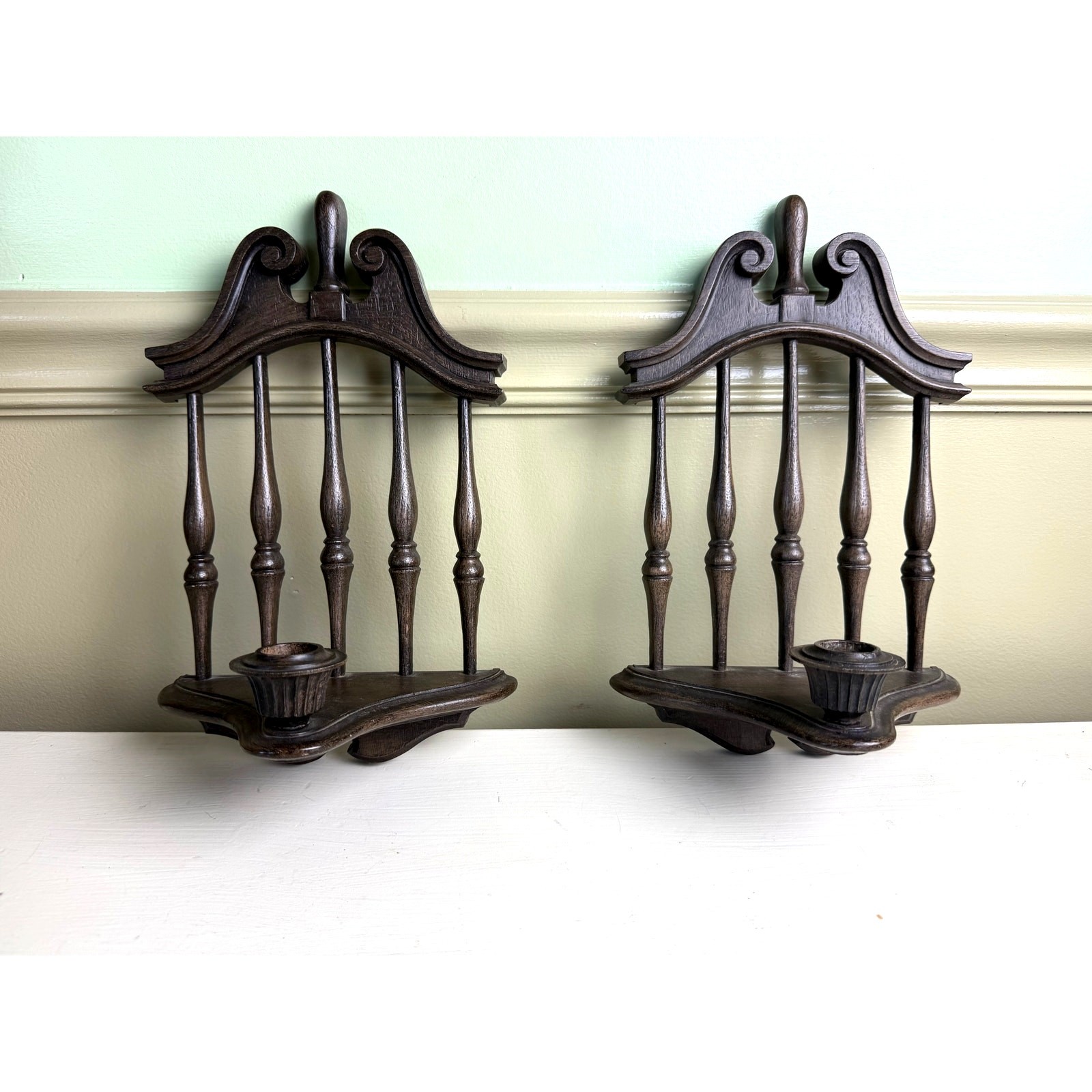 S L Wall Decor