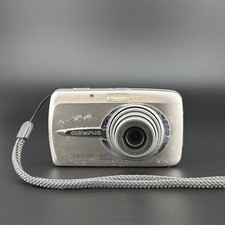 Olympus Stylus 600 Digital 6.0MP Digital Camera - Silver UNTESTED Needs Battery