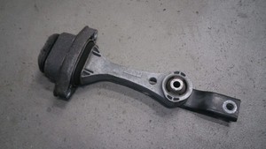 Getriebeaufhängung Getriebestütze Pendelstütze 1968 CCM 51 KW VW Caddy 2.0 SDI