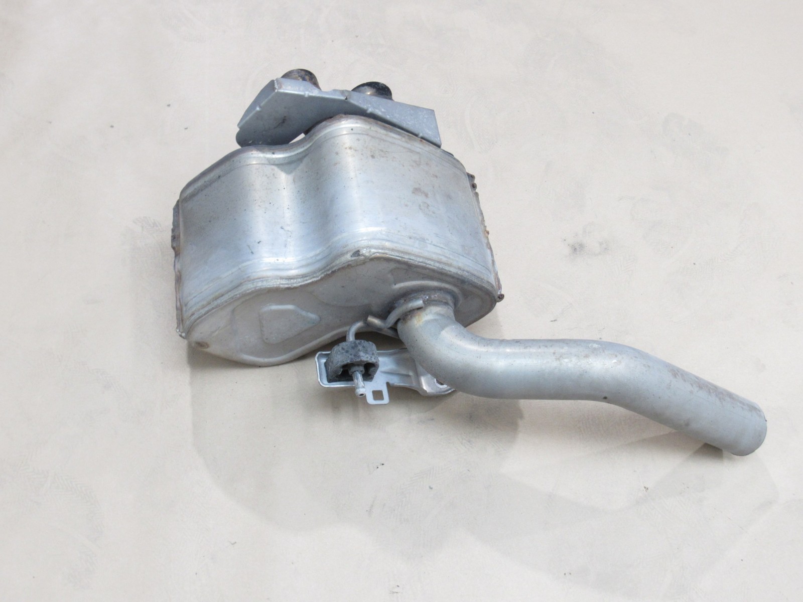 Maserati Levante 2017 Rear Left Driver Exhaust Muffler Pipe 16-24 |:Y