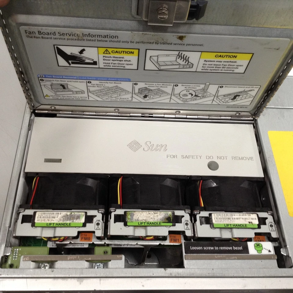 Servidor de microsistemas Sun SunFire T2000 con 512 MB de RAM sin HD Foto 3 de 4