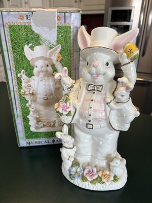 Vintage Mr. Easter Bunny Musical Figurine Plays Peter Cottontail Cracker Barrel