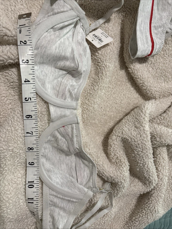 Conjunto de ropa interior de sujetador y bikini pequeño Anthropologie nuevo con etiquetas gris claro a rayas rojas Foto 2 de 4