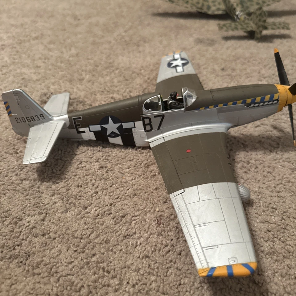 21ST CENTURY P-51B Mustang Bald Eagle PLANE ULTIMATE SOLDIER MODEL 1:32  2008 V. - Image 3 of 4