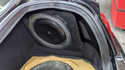 JL AUDIO 13" SUBWOOFER AND CUSTOM BOX FERRARI 456M PRE OWNED