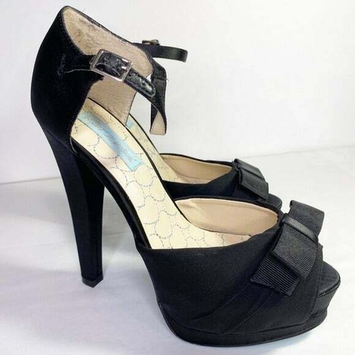 betsey johnson tote with scarf