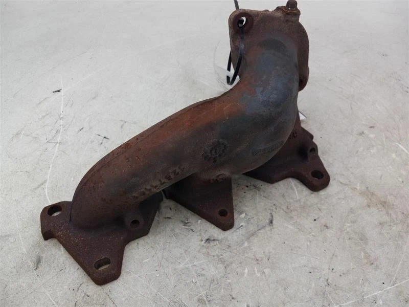 Cadillac CTS 2004-2011 colector de escape pasajero derecho Foto 2 de 4