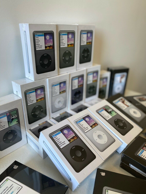 NEW Apple iPod Classic 7th Generation 80/120/160/256/512GB Silver