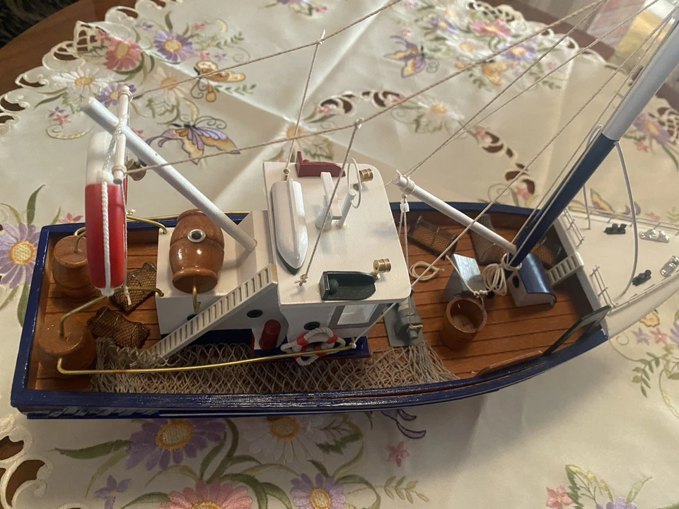 Fischkutter Schiffs Modell Sammlerstück Rostock - Bild 3 von 4