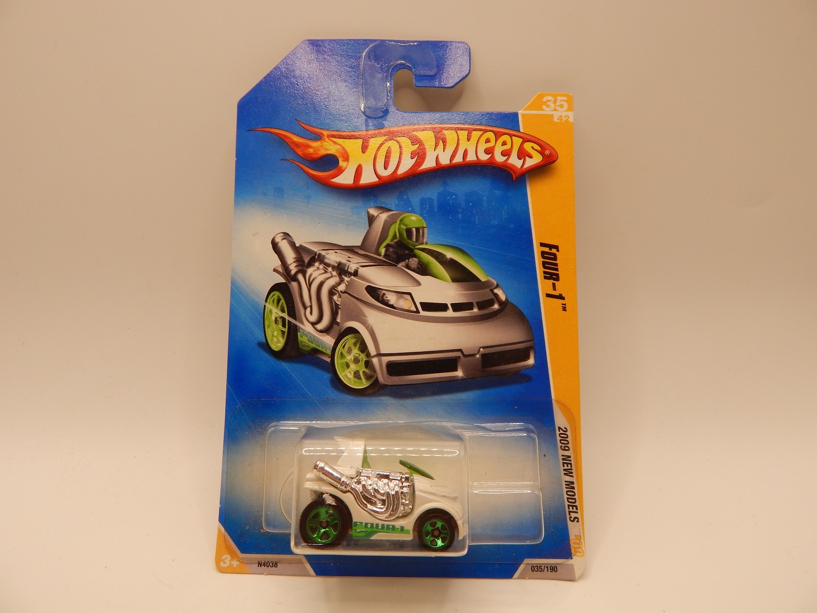 2009 Hot Wheels White/Green Four-1 2009 New Models 35 of 42
