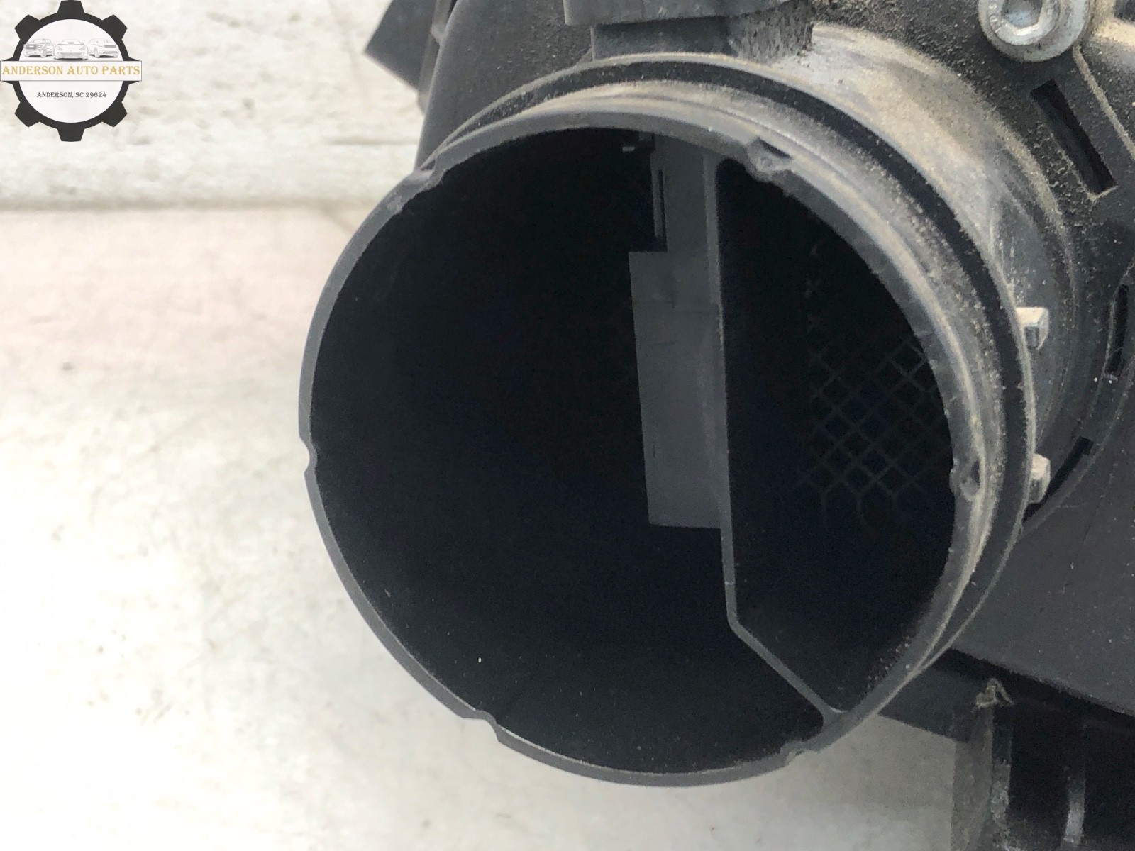 2017-2024 MASERATI LEVANTE LEFT DRIVER FRONT AIR INTAKE CLEANER FILTER BOX OEM