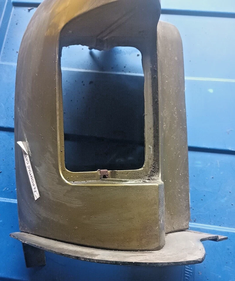 Extensión guardabarros delantero derecho GM 1972 Pontiac LOC-144SW Foto 2 de 4