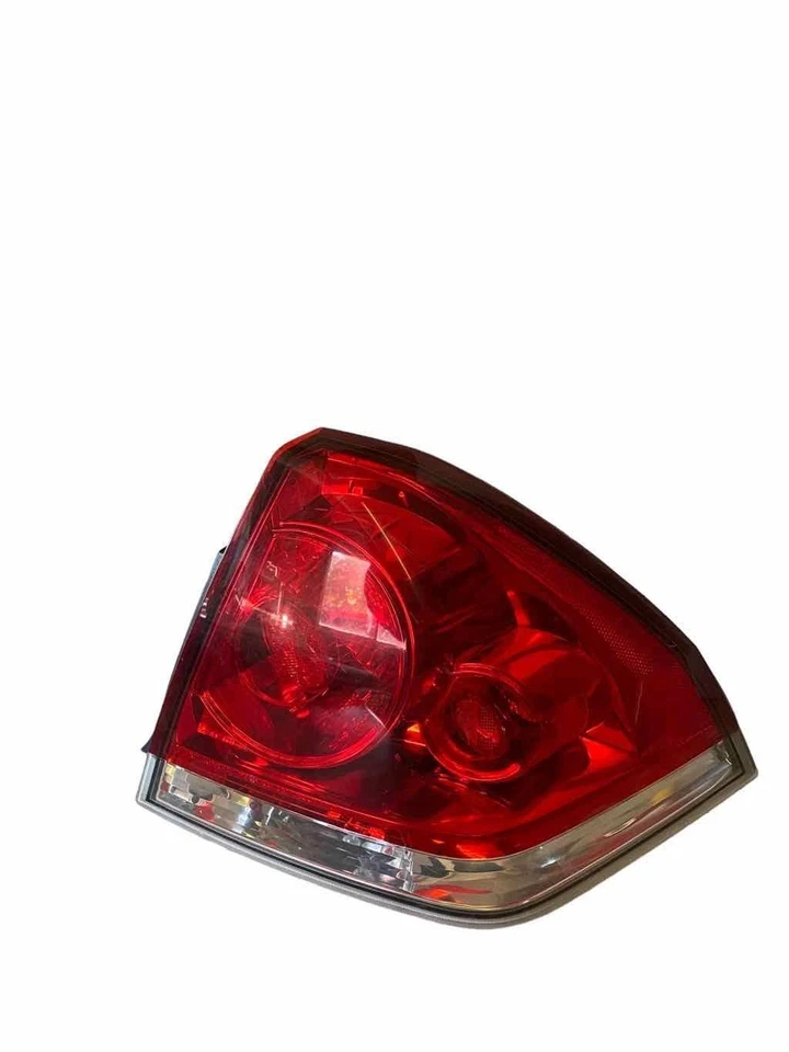 06 07 08 09 10 11 12 13 14 15 16 CHEVY IMPALA Luz Trasera Lámpara Pasajero Derecho Foto 3 de 4