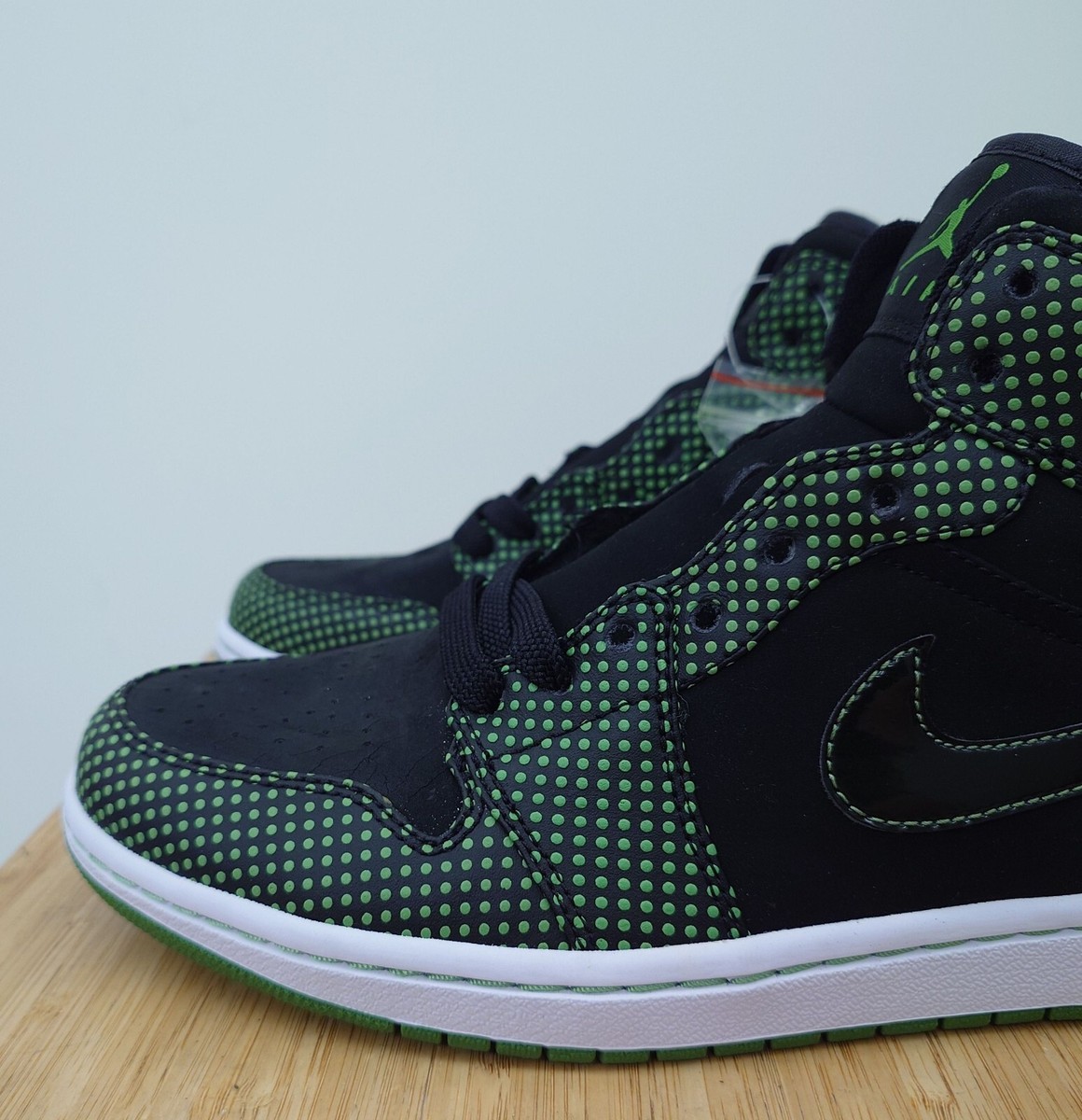 DS 2009 NIKE AIR JORDAN 1 RETRO GREEN POLKA DOT sz 10 DS 2009 NIKE AIR JORDAN 1 RETRO GREEN POLKA DOT sz 10