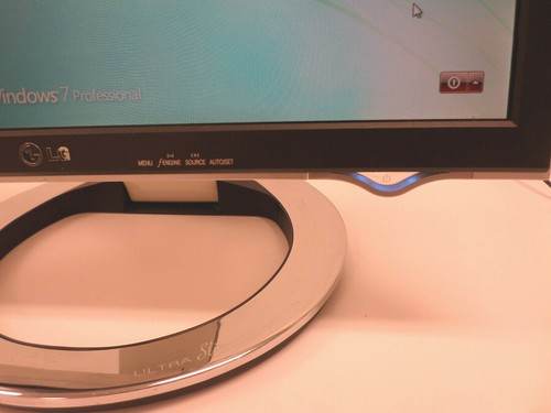 LG L1780Q Ultra Slim Innovations Flatron 17" LCD Monitor** Hard To Find** - Picture 4 of 12