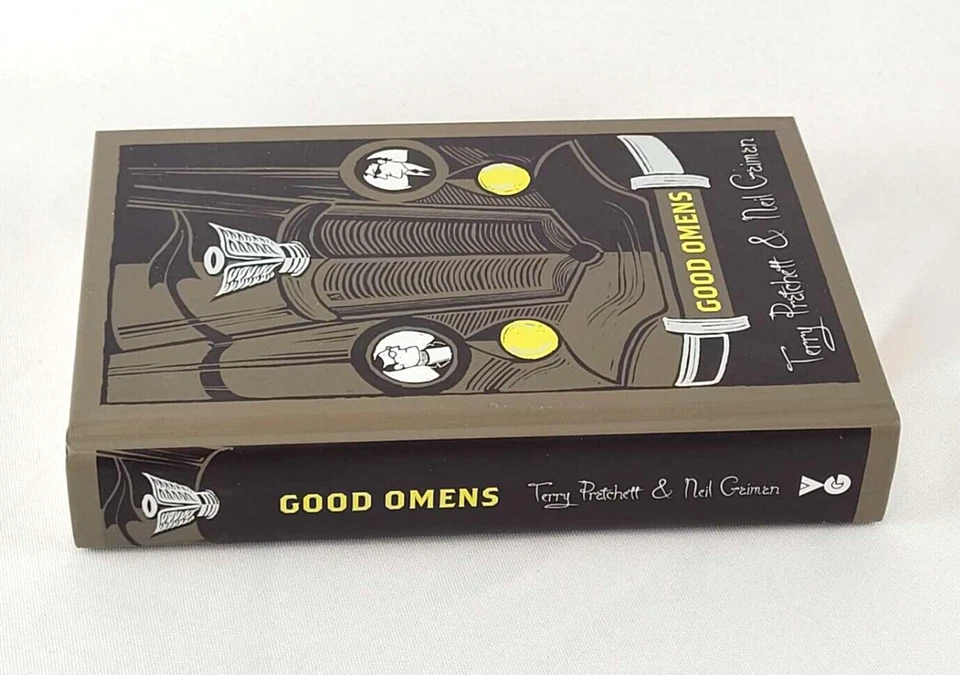 GOOD OMENS by Terry Pratchett, Neil Gaiman Deluxe Gollancz Hardcover *Brand New* Foto 3 de 4