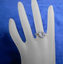 R110 CZ CUBIC ZIRCONIA CRYSTAL RING SIZE 7