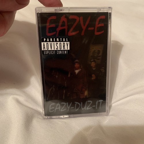 Eazy - E - Eazy-Duz-It Kassette, 2016) VERSIEGELT/NEU.  Hologramm Cover.  RAR - Bild 1 von 4
