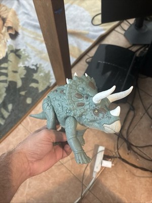 Jurassic World Triceratops 12 Inch Rretractable Head Epic Evolution *Neat*