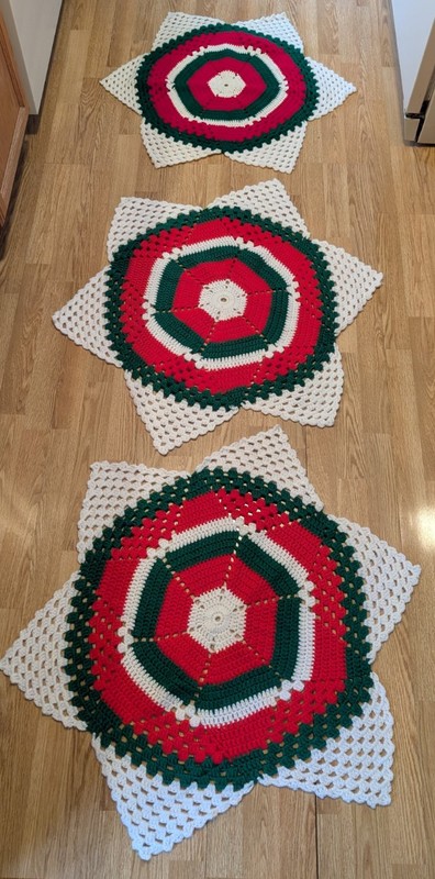 Lot Of 3 35" 34" 30" Hand Crocheted Yarn Christmas Table Topper Doilies Star