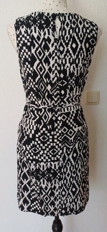 Kleid Sommerkleid Schwarz Weiß Gemustert C&A Yessica 38 - Bild 3 von 3