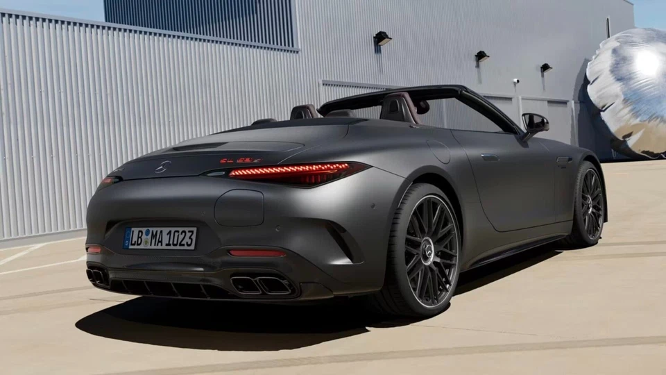 Tapacubos de rueda negra opaca Mercedes Benz GT63 S63 SL63 GLS63 E63 AMG Foto 3 de 4