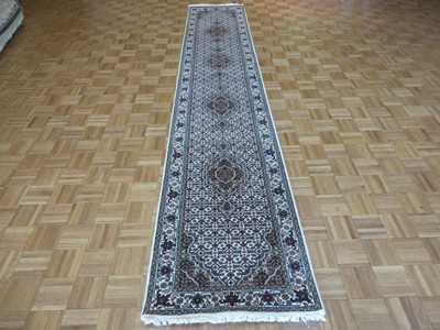 2'6 X 13'7 Runner Hand Knotted Ivory Mahi Tabrez Rug Wool & Silk G4037