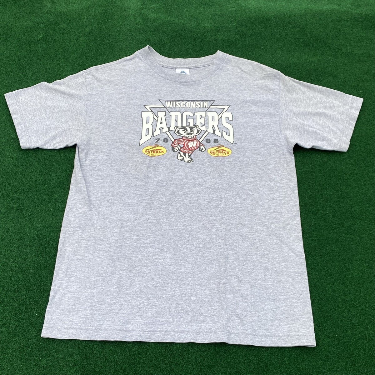 Wisconsin Badgers Outback Bowl Gray Football T-Shirt Size M 2008