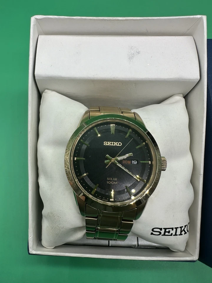 Seiko Solar 100m V158-0AS0 Seiko Solar Black Face Gold Tone Bracelet In Box - Image 2 of 4