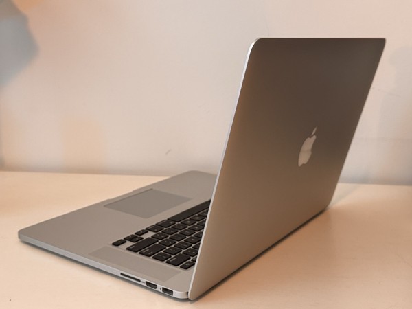 APPLE MACBOOK PRO 15 | 16GB | 256GB SSD | i7 3.4GHZ | RETINA |MONTEREY |GARANTÍA 5
