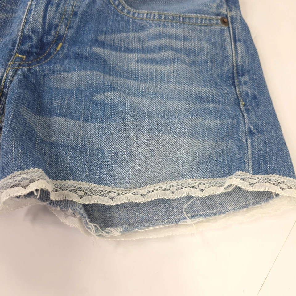 VINTAGE Y2K TOMMY HILFIGER DENIM SHORTS WITH LACE TRIM WOMEN'S SIZE 26 HIPSTER - Image 4 of 4