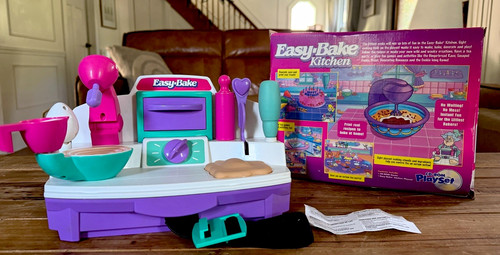 Vintage 1999 Hasbro Easy-Bake Kitchen CD-ROM PlaySet #01361 Near Complete w/ Box