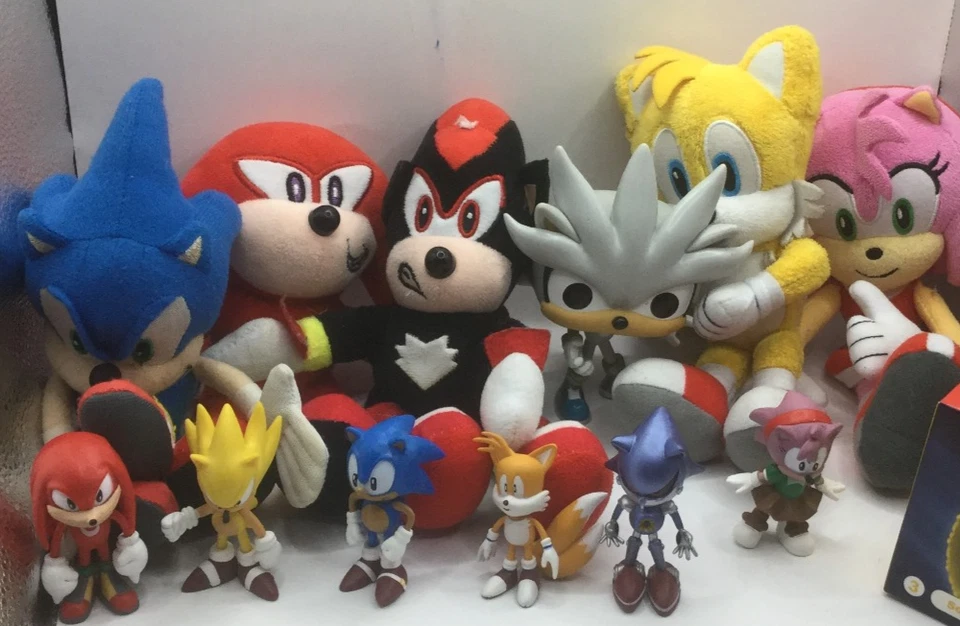 Lote Sonic the Hedgehog brinquedos de pelúcia mini figuras de pelúcia Sonic TOMY Tails Amy SEGA - Imagem 2 de 4