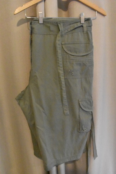 Camo Green 3/4 Length Cargo Shorts - Women's Size 24