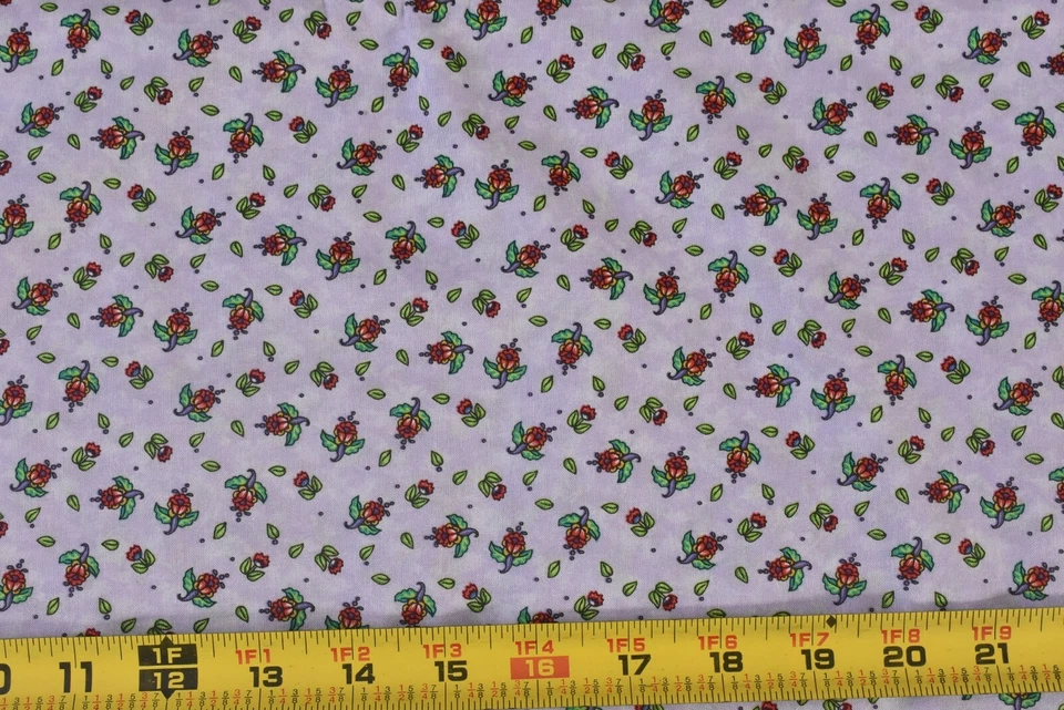 Por 1/2 yarda, rojo y verde calicó sobre lavanda edredón algodón, rojo gallo/orilla, P6730 Foto 2 de 4