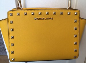 michael kors selma yellow