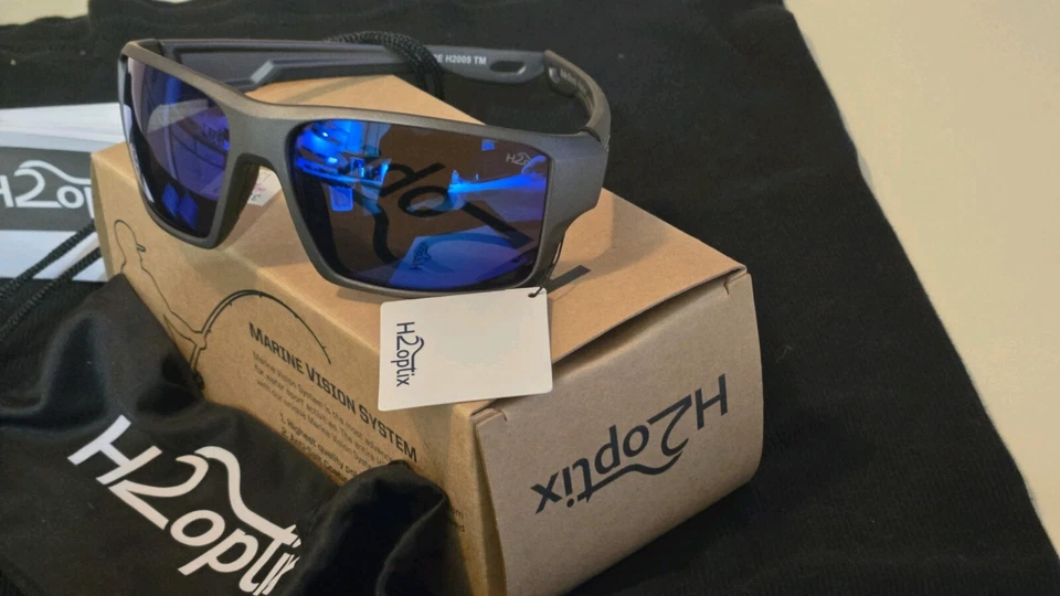 H2Optix Reef H2009: Tonos polarizados, UV400, flotantes y resistentes a la sal. Foto 2 de 3